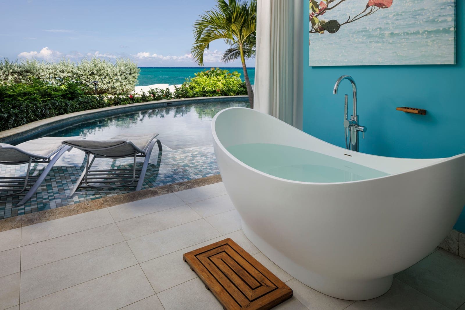 Oceanfront Swim-up Club Room w/ Patio Tranquility Soaking Tub (OSC) at Sandals Montego Bay